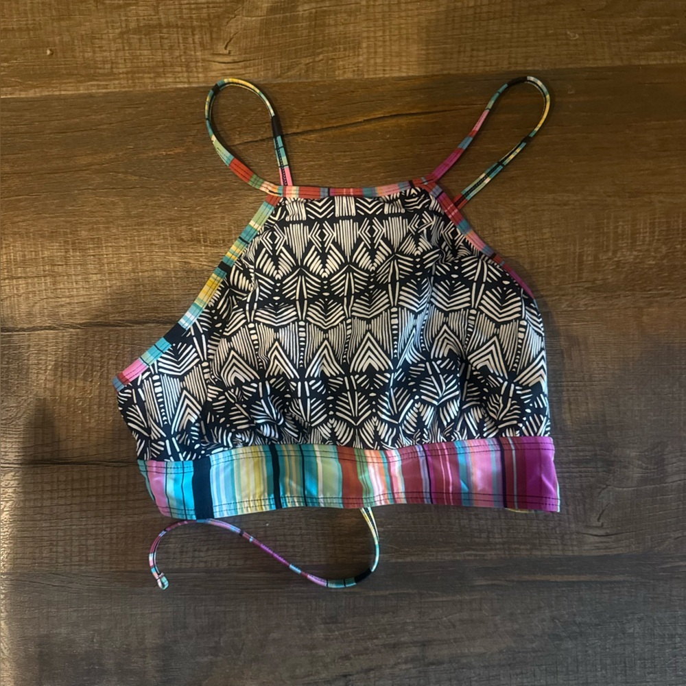 Title Nine Black and White Geometric Print Crop Swim Top